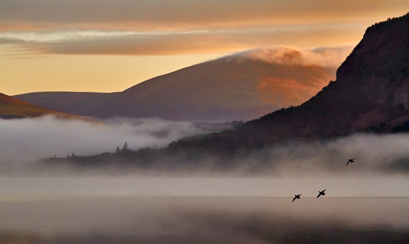 Dawn flight in the lakes